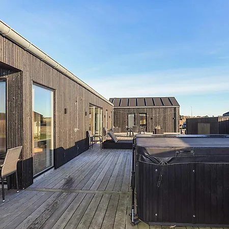 5 Star In Lokken