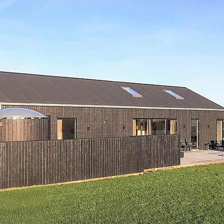 5 Star In Lokken בית נופש